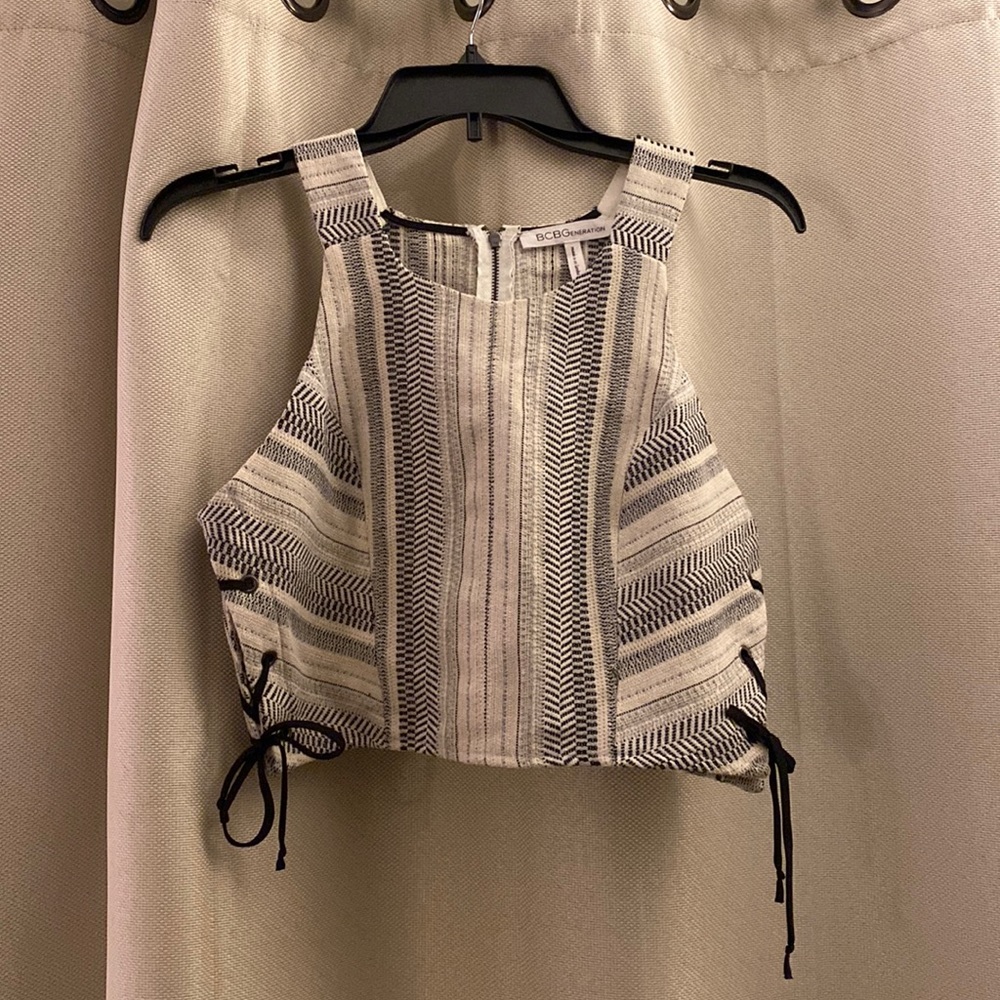 BCBGenration Crop Top - Size 6. Great condition!